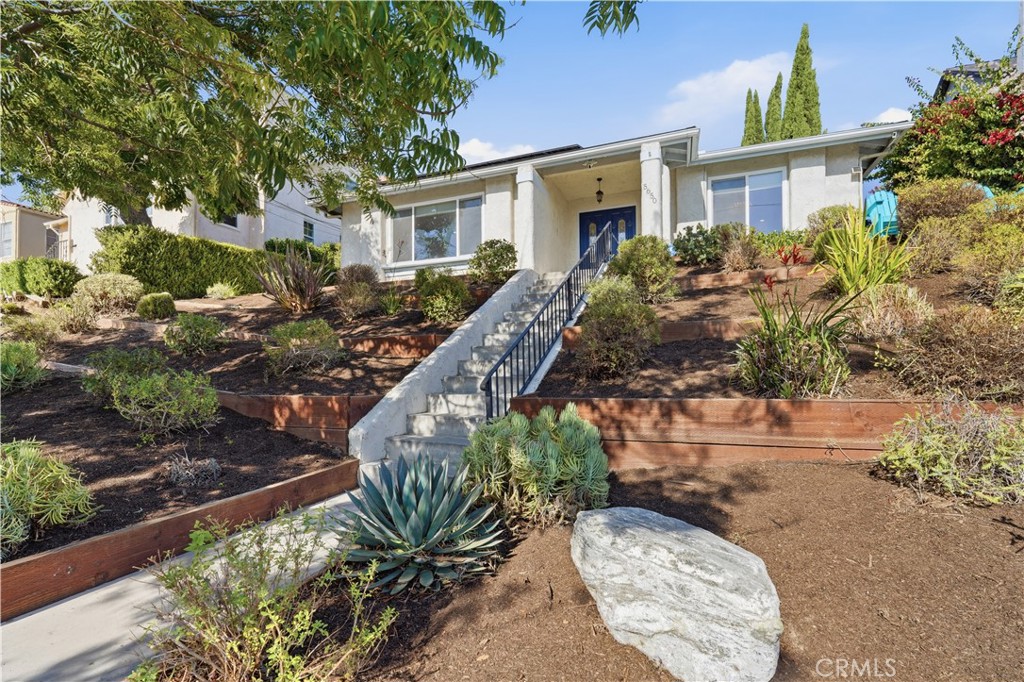5650 Pickering Property Photo 1