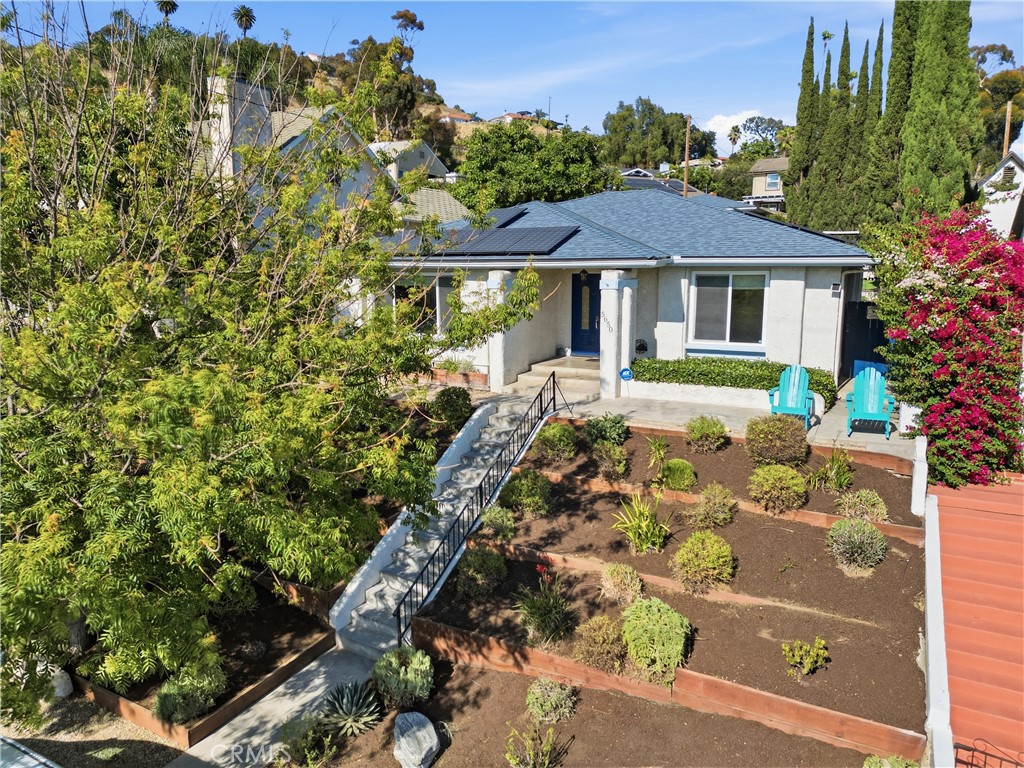 5650 Pickering Property Photo 2
