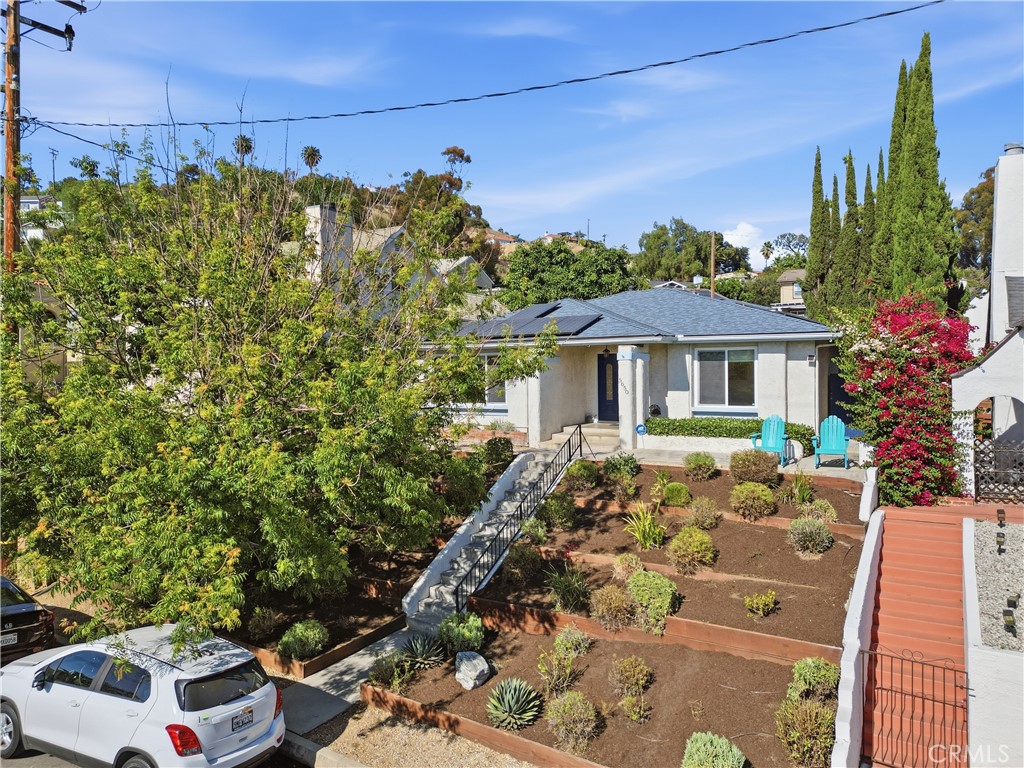 5650 Pickering Property Photo 3