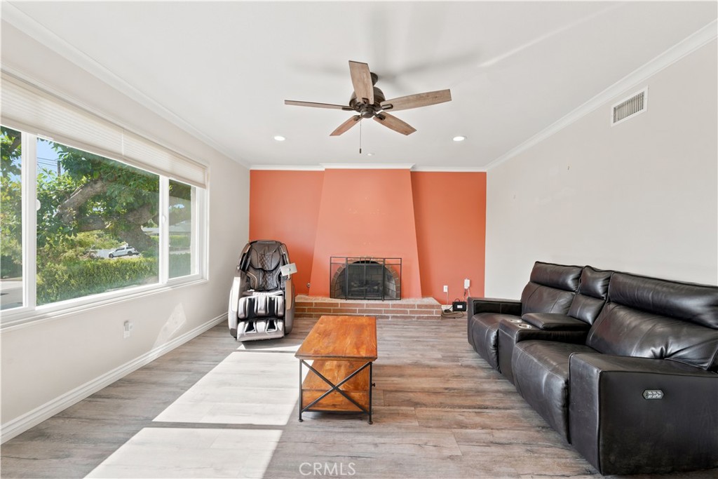 5650 Pickering Property Photo 10
