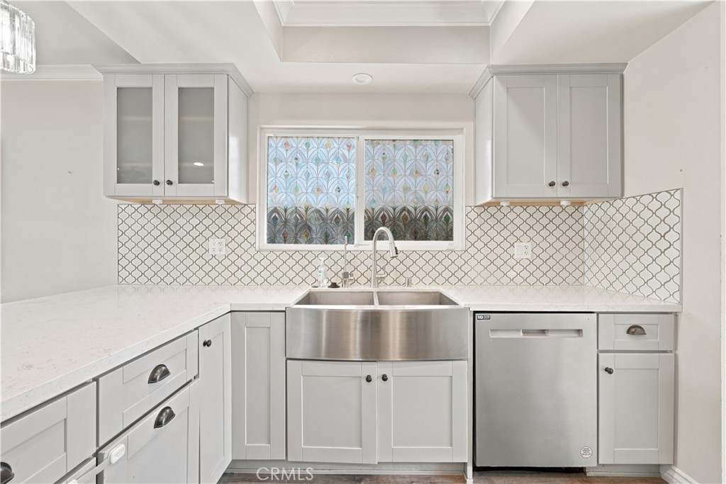 5650 Pickering Property Photo 15