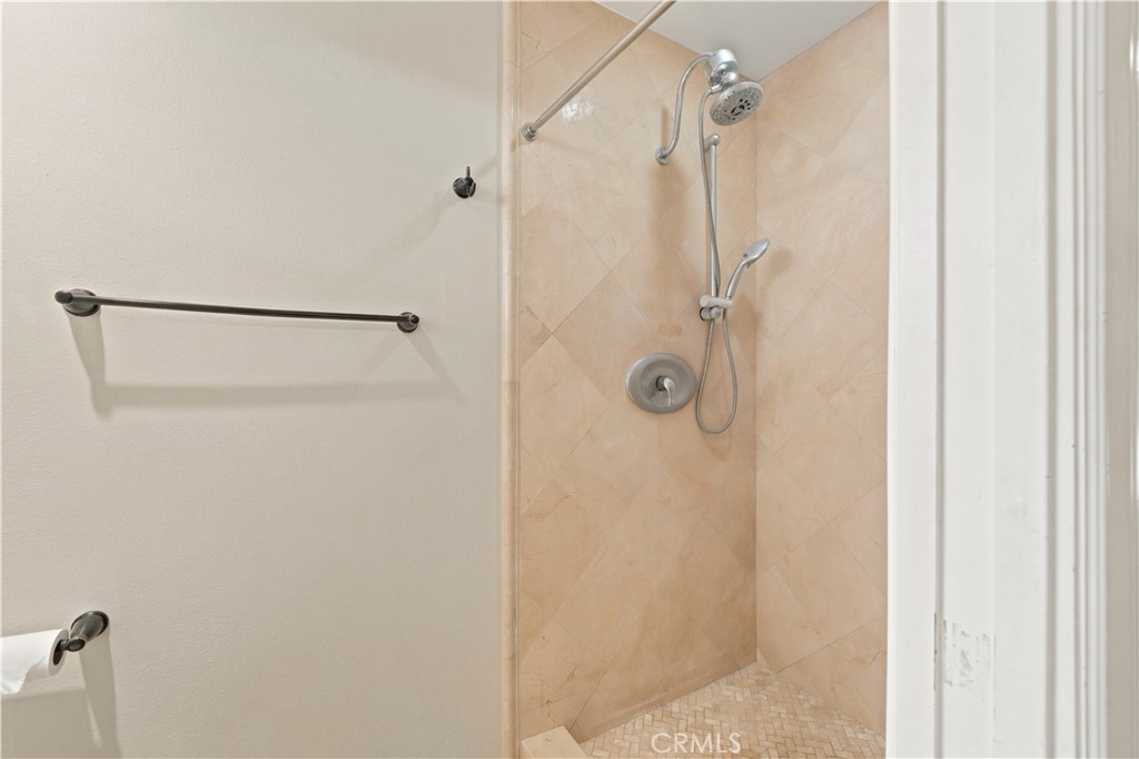 5650 Pickering Property Photo 24