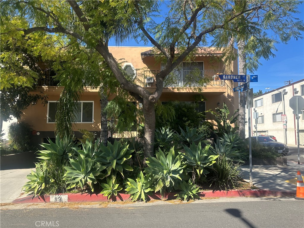 951 N Gardner 6 Property Photo 1