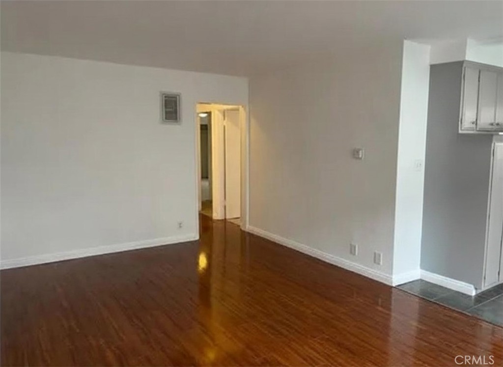 951 N Gardner 6 Property Photo 8