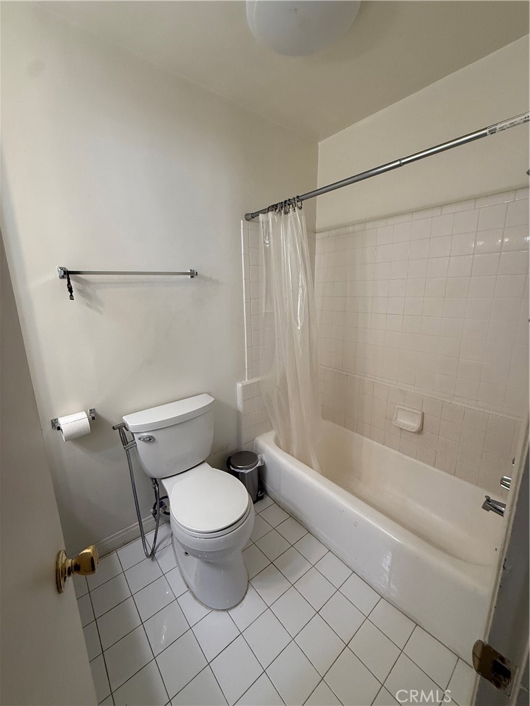951 N Gardner 6 Property Photo 14