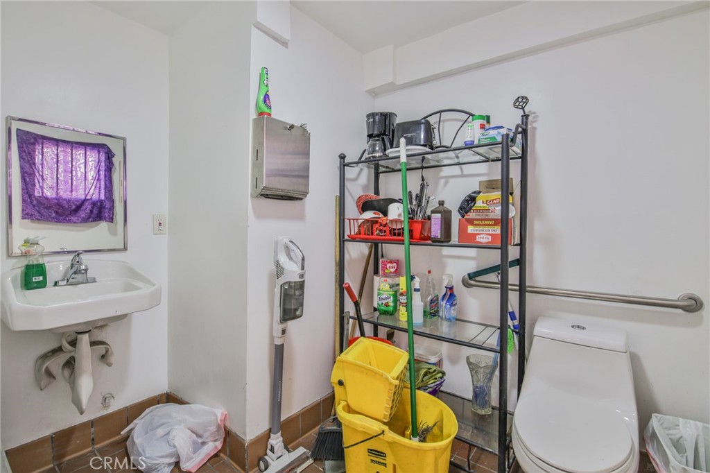 5135 Avalon Property Photo 25