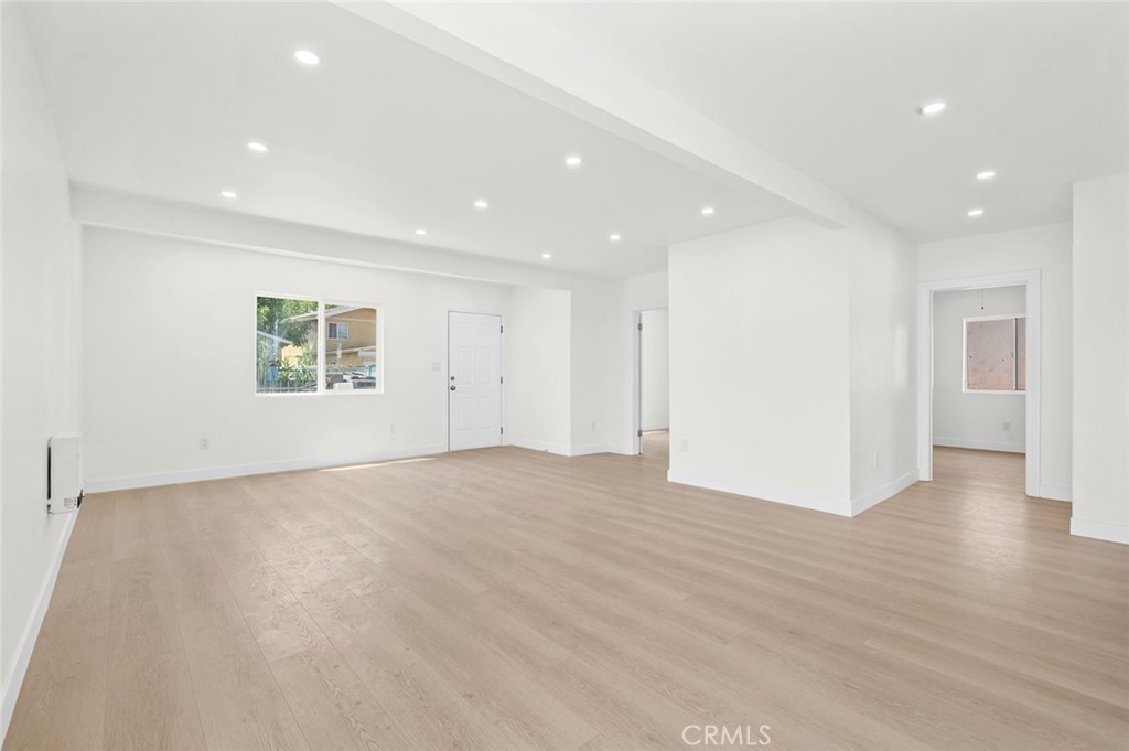 13409 S Largo Avenue Property Photo 6