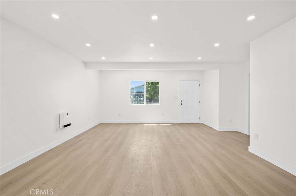 13409 S Largo Avenue Property Photo 7