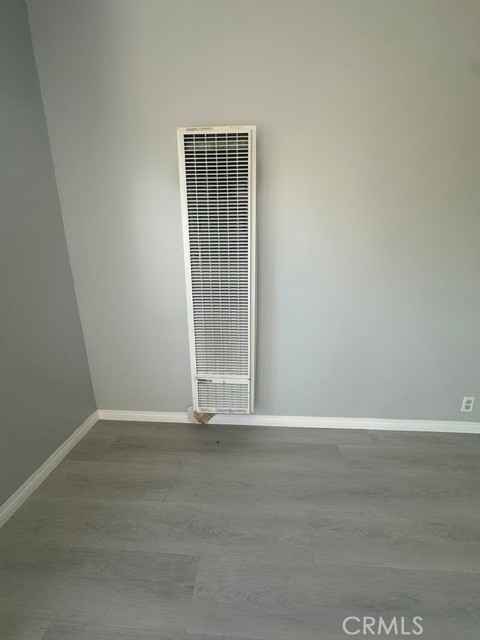 8811 S Budlong Property Photo 4