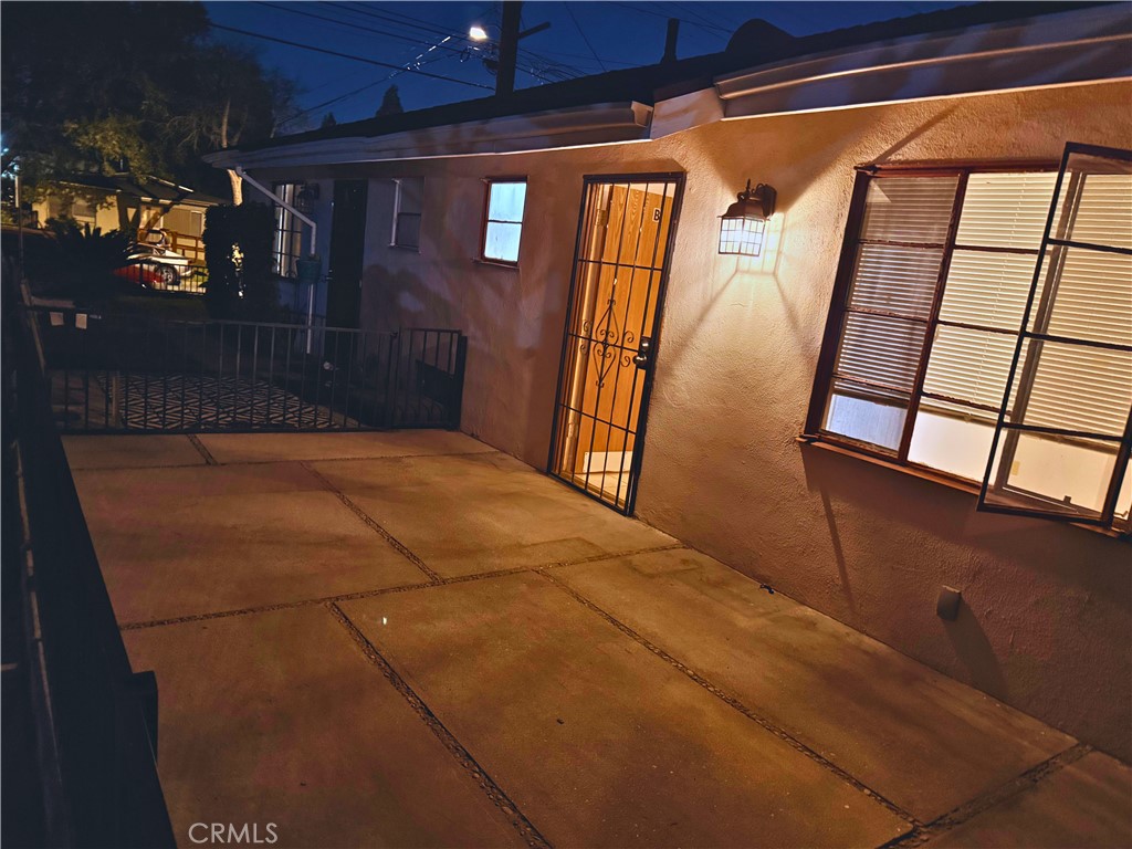 843 W Walnut B Property Photo 13