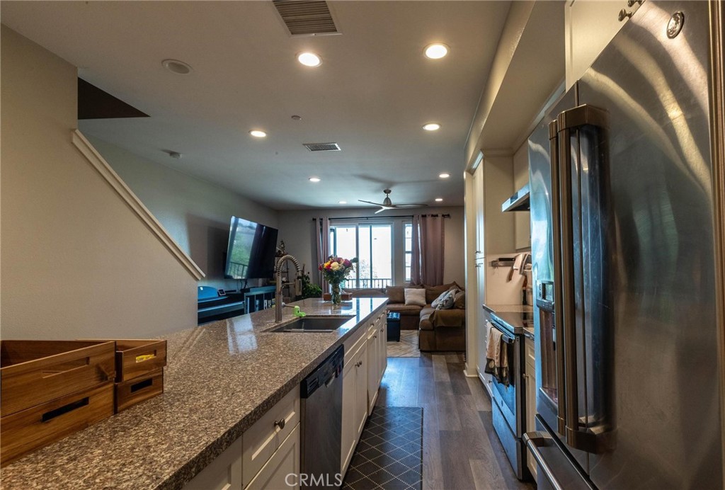 9478 Dahlia Property Photo 5
