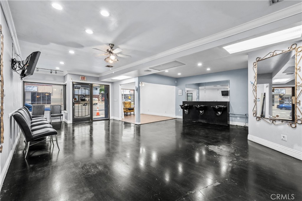 2517 W Beverly Boulevard Property Photo 4