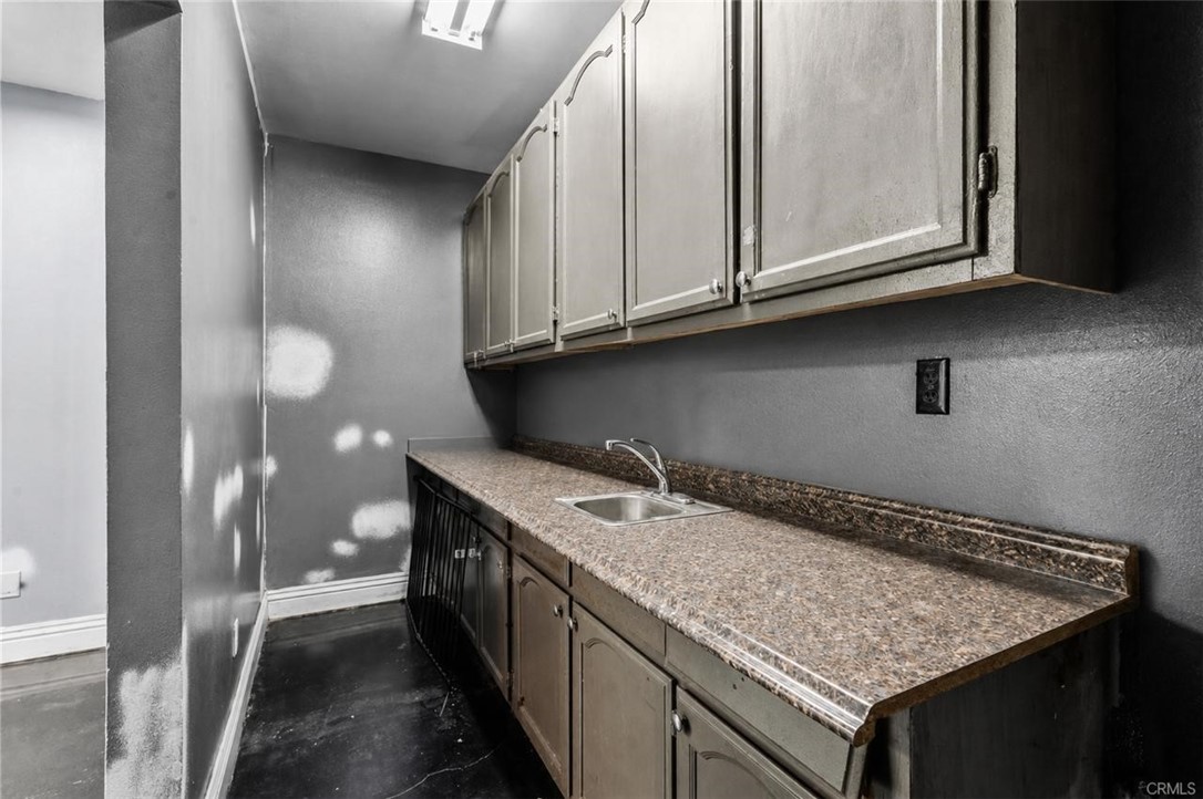 2517 W Beverly Boulevard Property Photo 8
