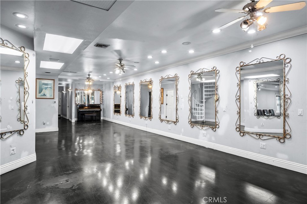 2517 W Beverly Boulevard Property Photo 9