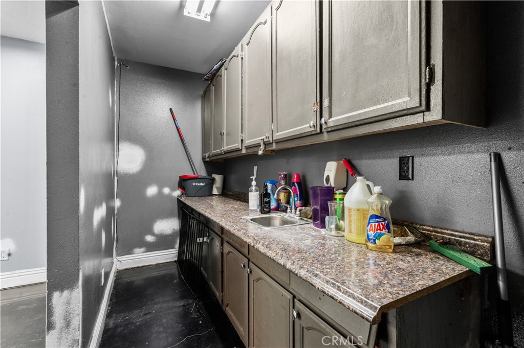 2517 W Beverly Boulevard Property Photo 12