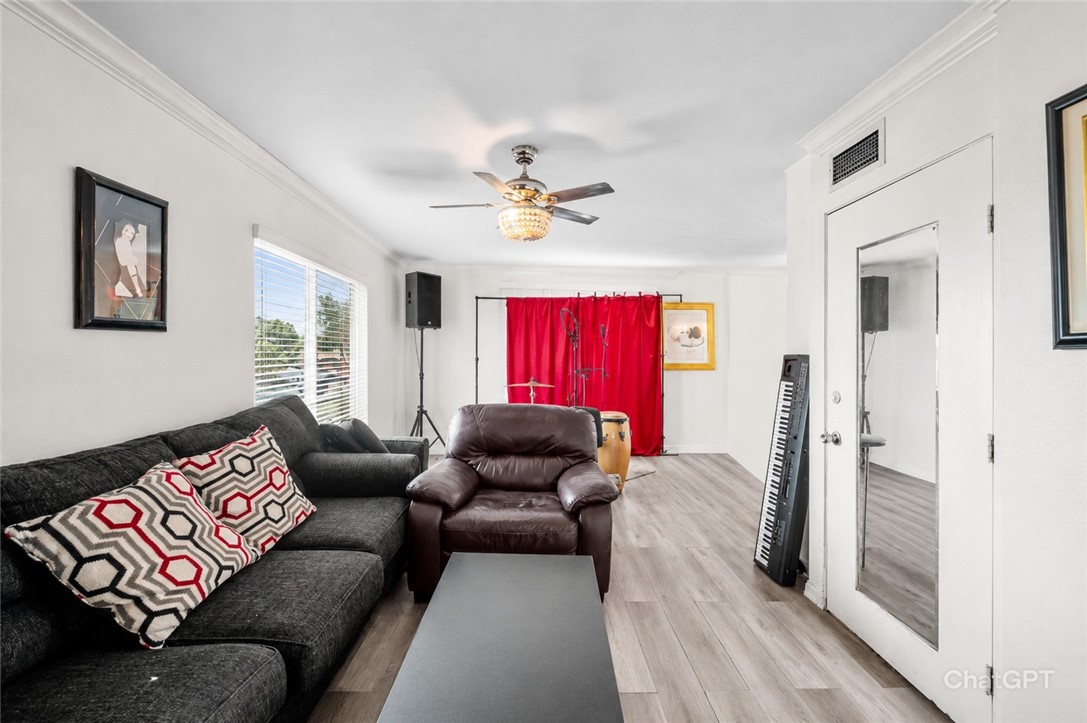 2517 W Beverly Boulevard Property Photo 15