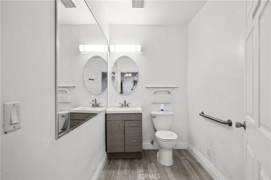 2517 W Beverly Boulevard Property Photo 19