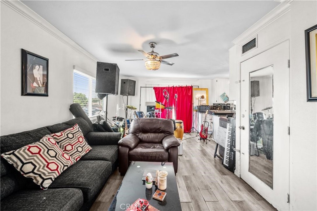 2517 W Beverly Boulevard Property Photo 21