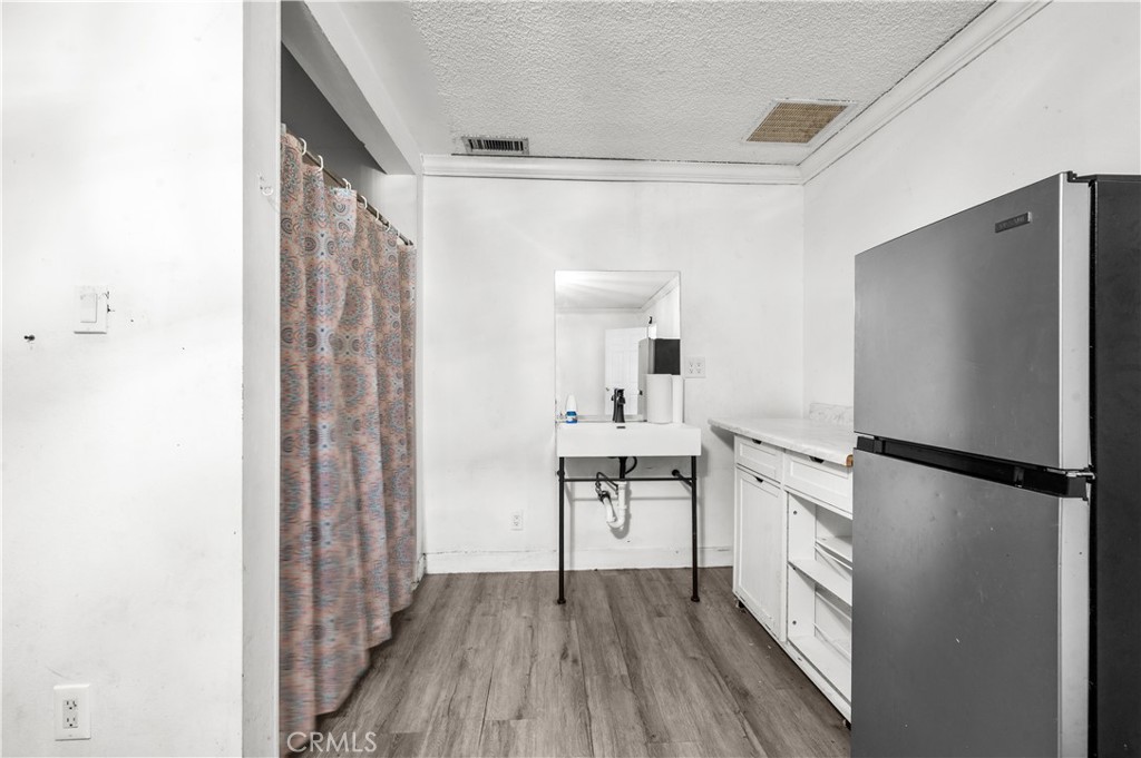 2517 W Beverly Boulevard Property Photo 23