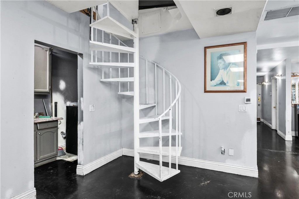 2517 W Beverly Boulevard Property Photo 24