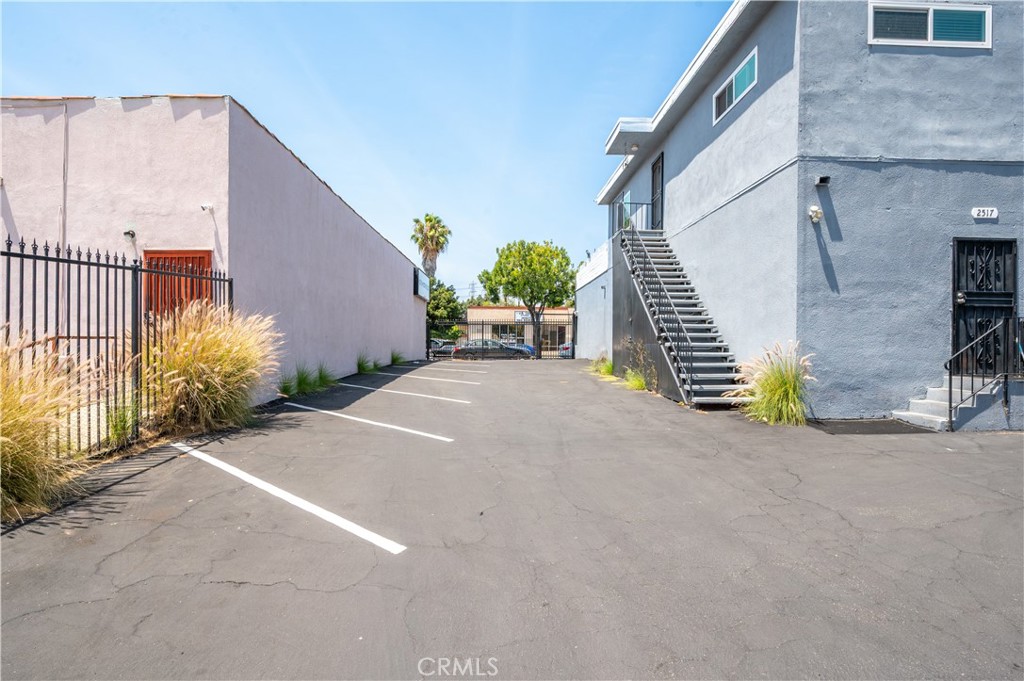 2517 W Beverly Boulevard Property Photo 36