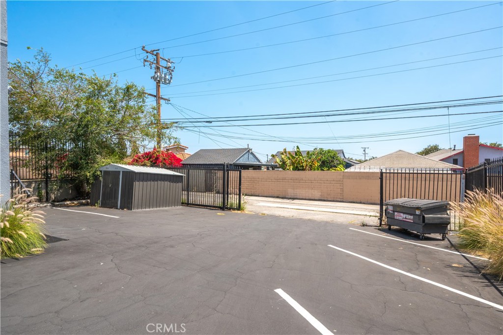 2517 W Beverly Boulevard Property Photo 37