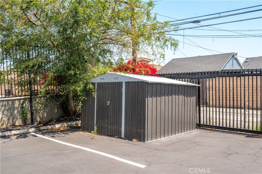 2517 W Beverly Boulevard Property Photo 39