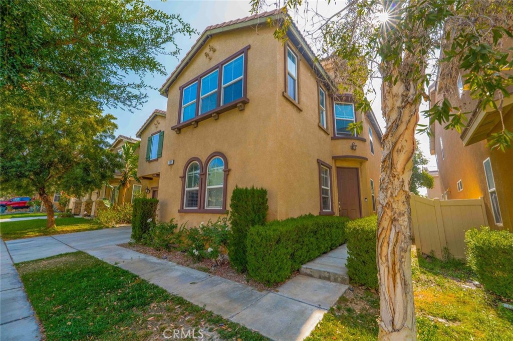 1109 N Yucca Avenue Property Photo 2