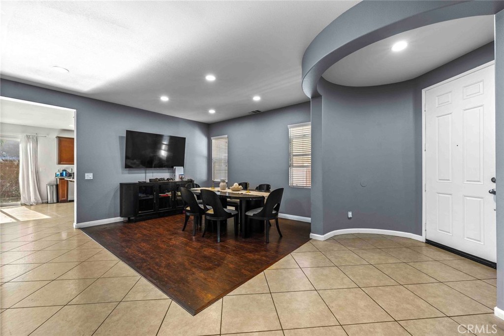 1109 N Yucca Avenue Property Photo 6