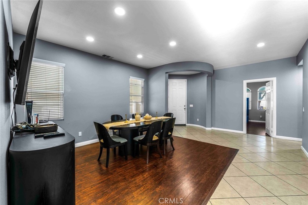 1109 N Yucca Avenue Property Photo 7