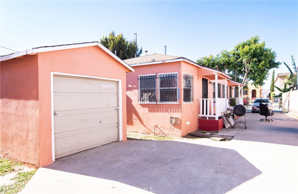1214 W 85th Street Property Photo 11