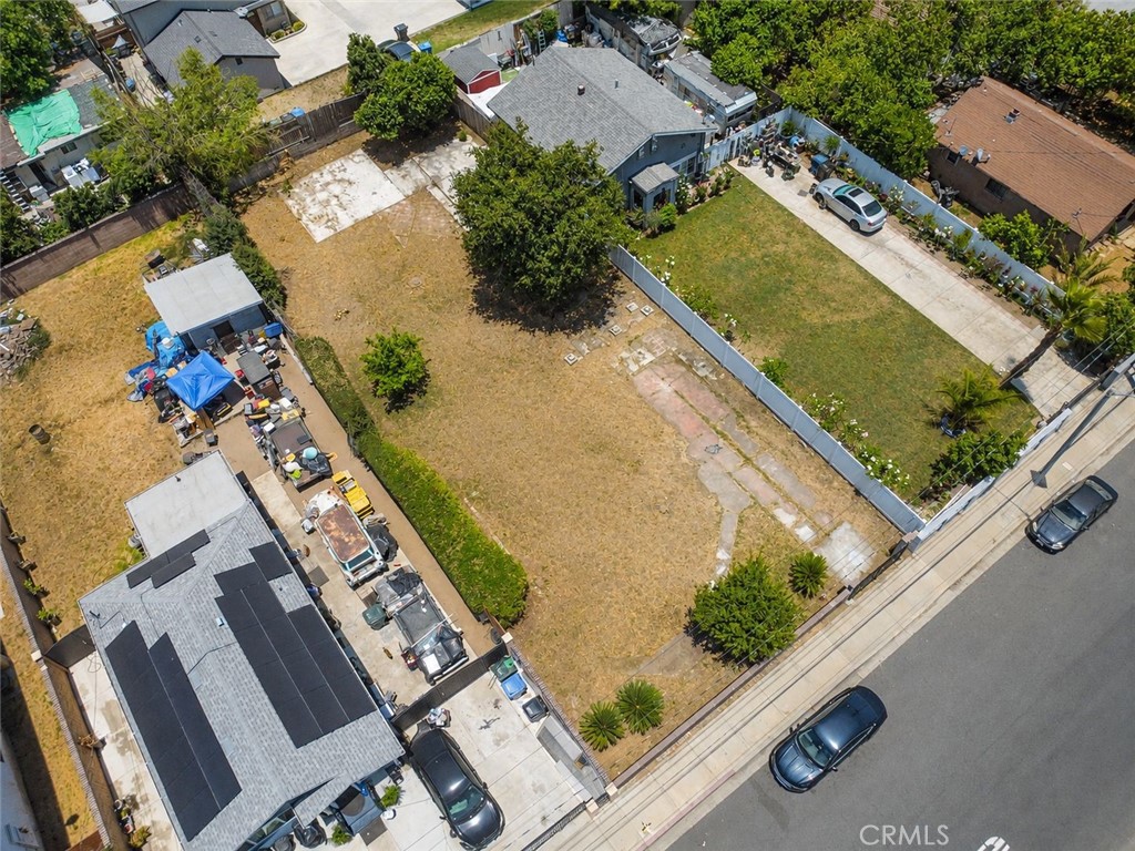 949 W Grand Ave Property Photo 3
