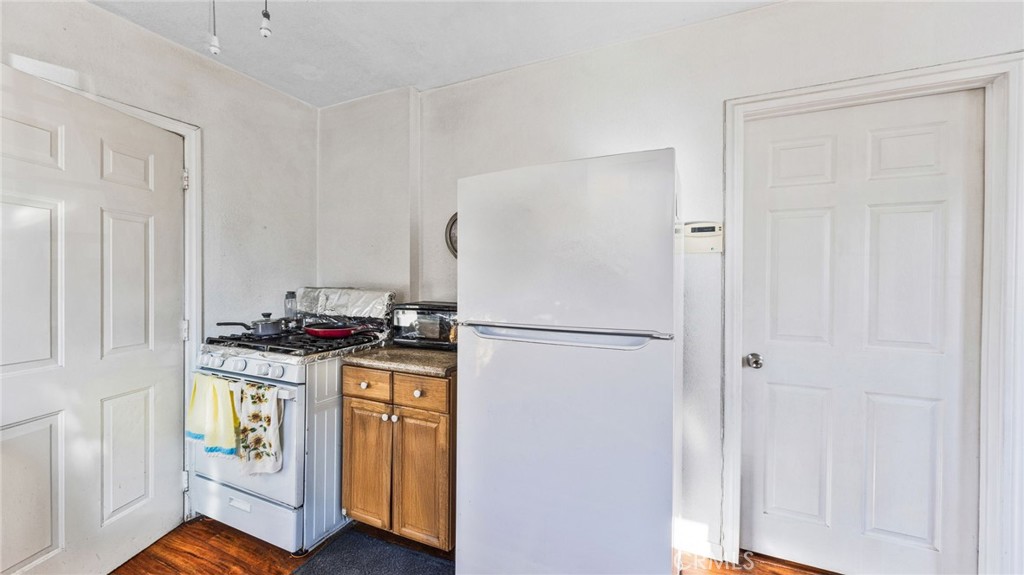 535 W Olive Street Property Photo 17