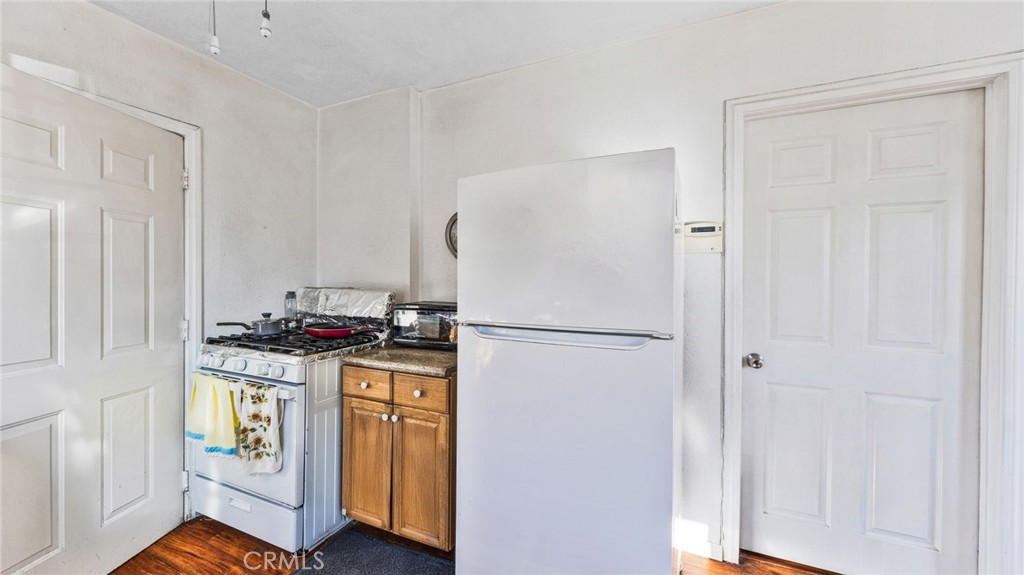 535 W Olive Street Property Photo 17