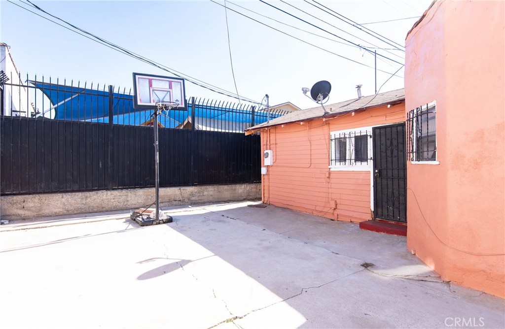 1214 W 85th Street Property Photo 15