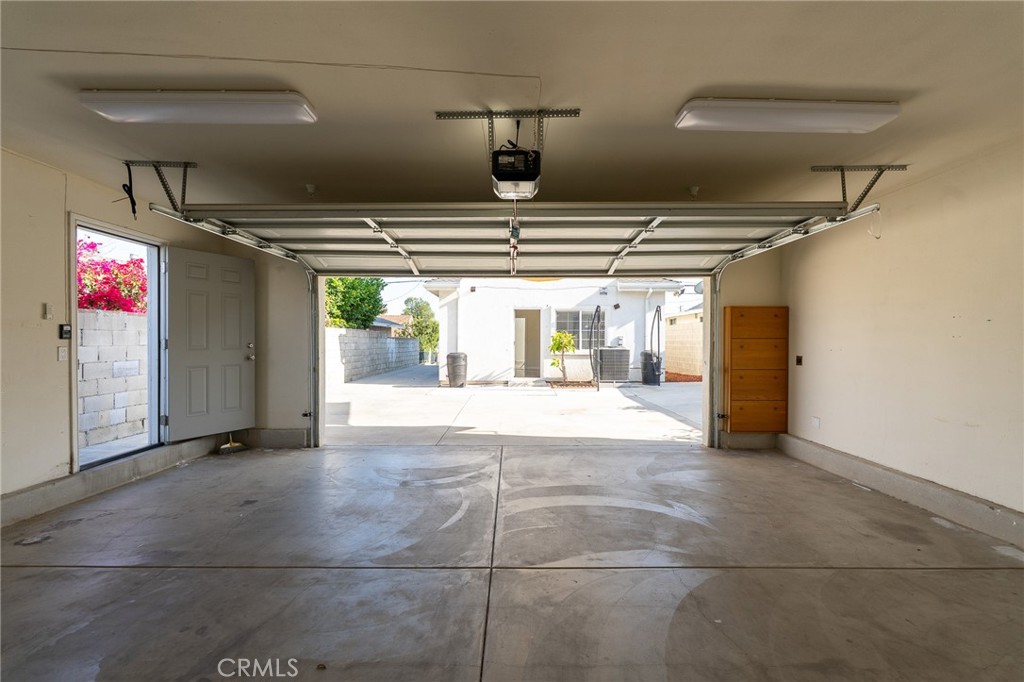 115 E Main Property Photo 10