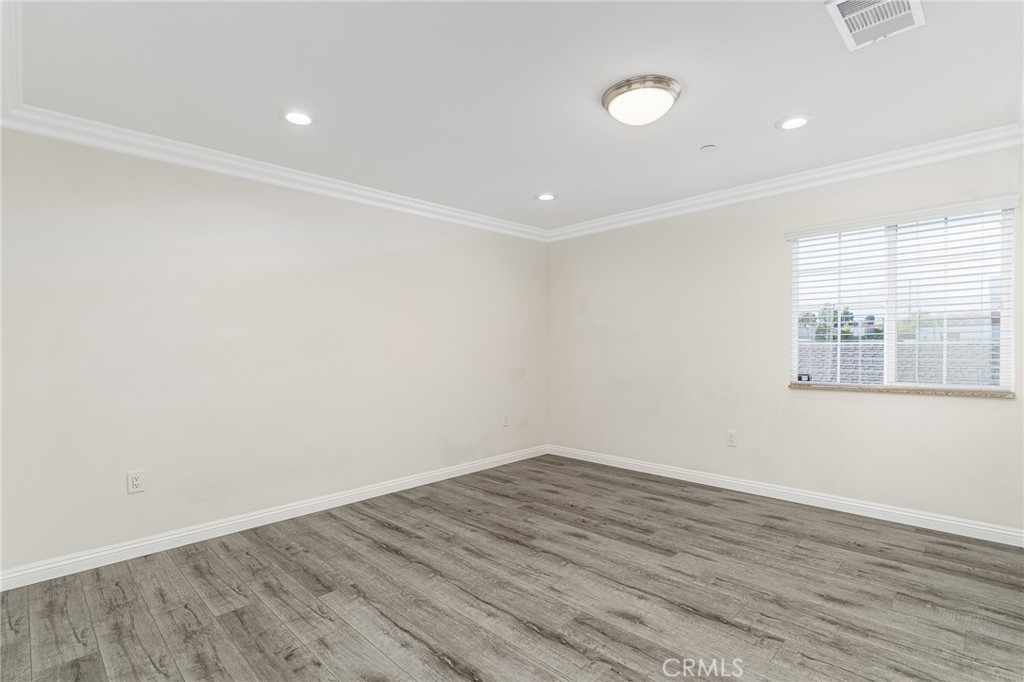 115 E Main Property Photo 32