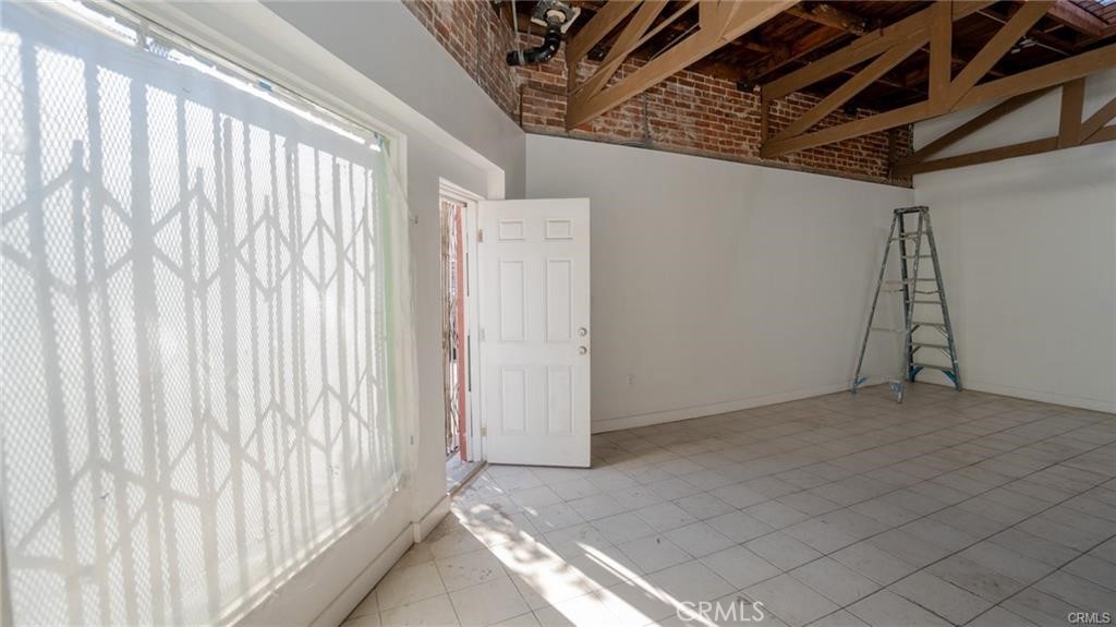 739 S Chicago Property Photo 8