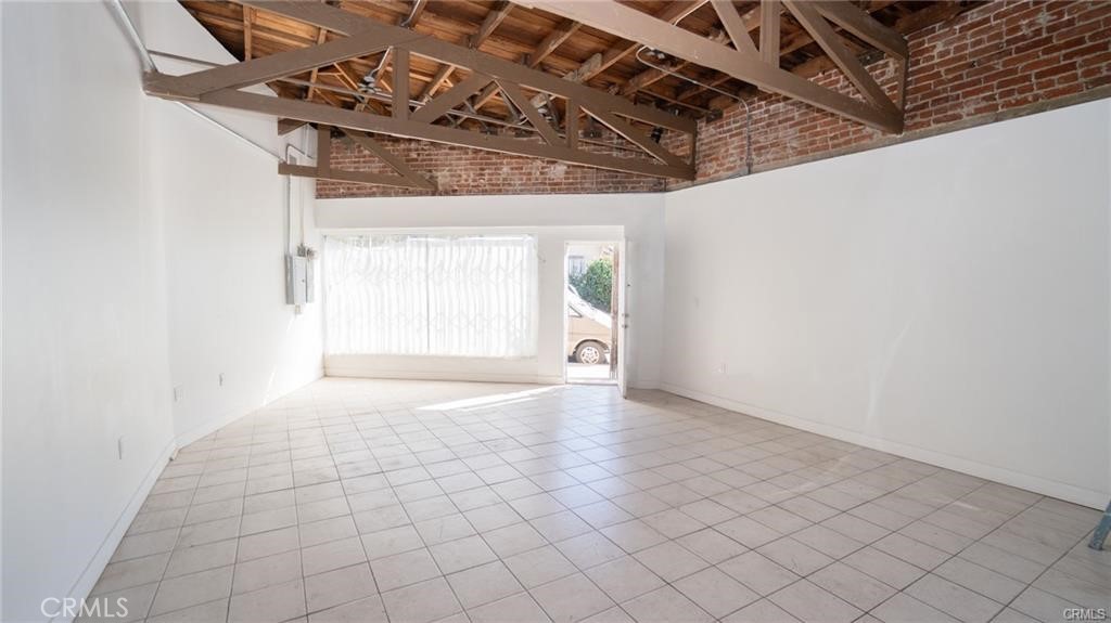 739 S Chicago Property Photo 10