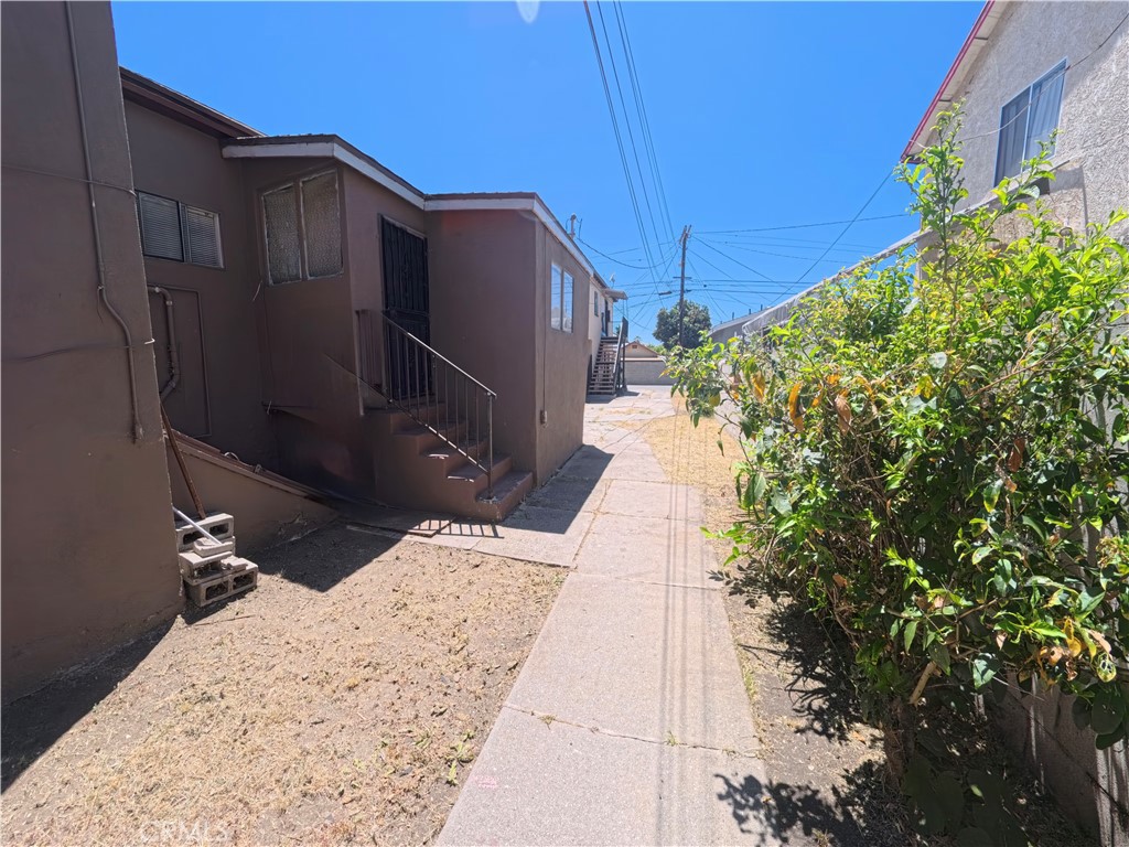 2245 N Griffin Property Photo 6