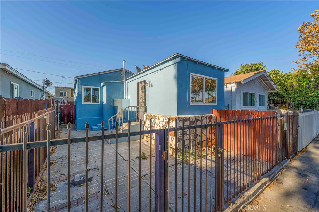 6121 E Olympic Property Photo 1