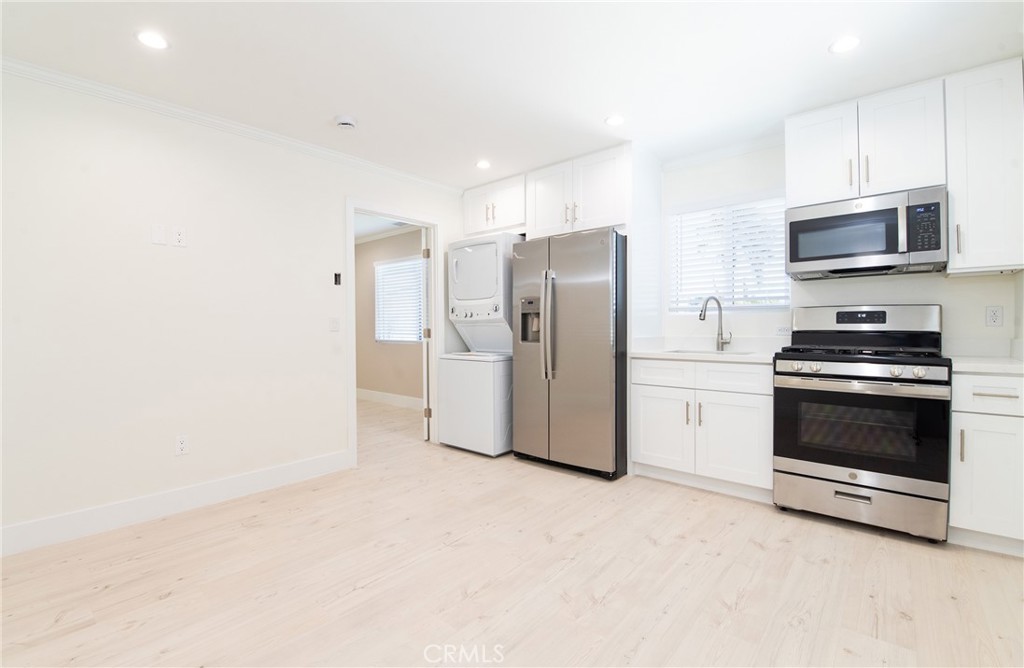 11831 Pomering B Property Photo 1