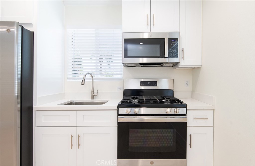 11831 Pomering B Property Photo 3