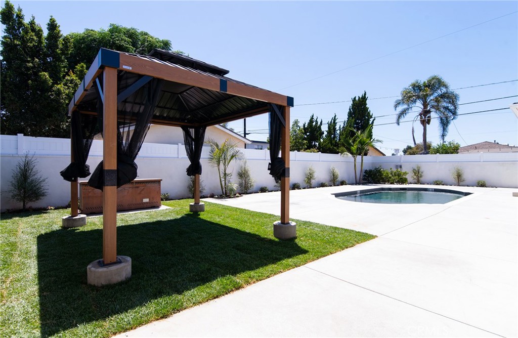 11831 Pomering B Property Photo 9