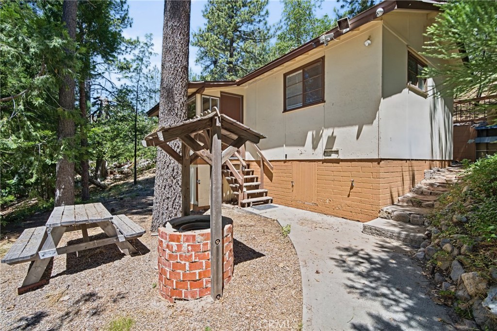 32800 Willow Property Photo