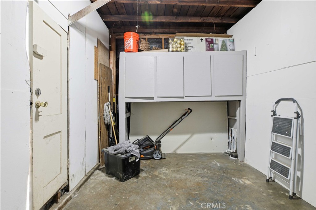 5964 S Halldale Property Photo 21