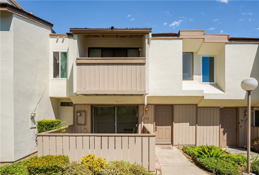 753 Wagon Wheel Property Photo 1