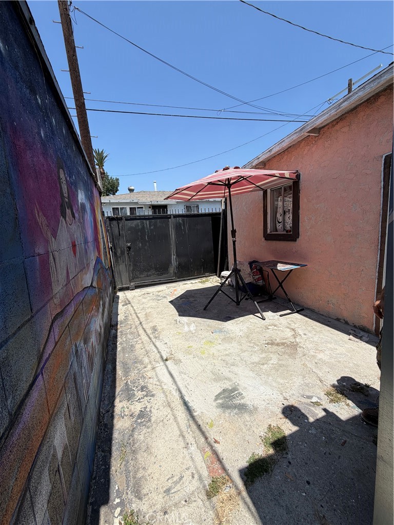 907 N Mott Street Property Photo 6