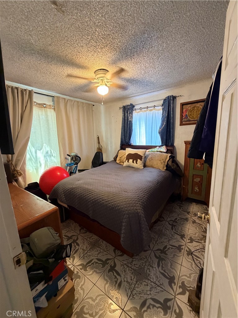 907 N Mott Street Property Photo 8