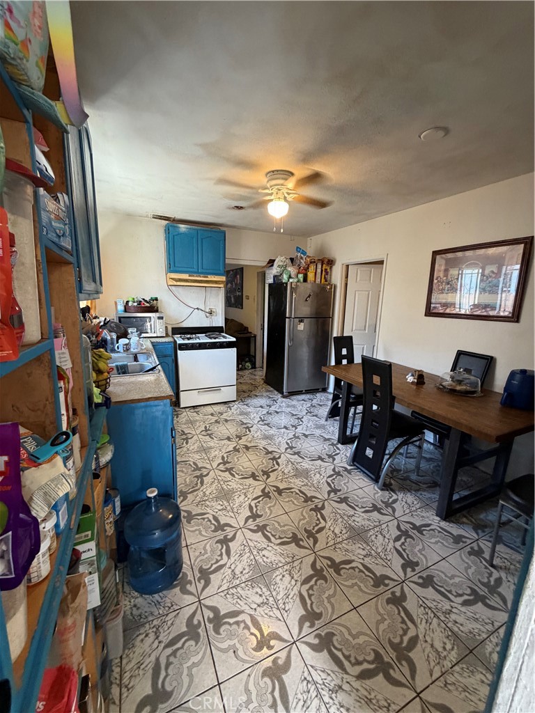 907 N Mott Street Property Photo 11